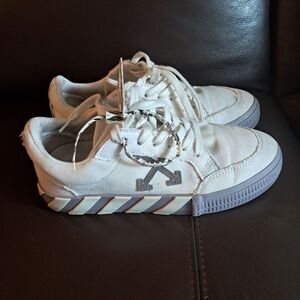 Off-White Sneakers Women's 37 7 White Canvas Vulcanized Low Top Grey/Lavender
